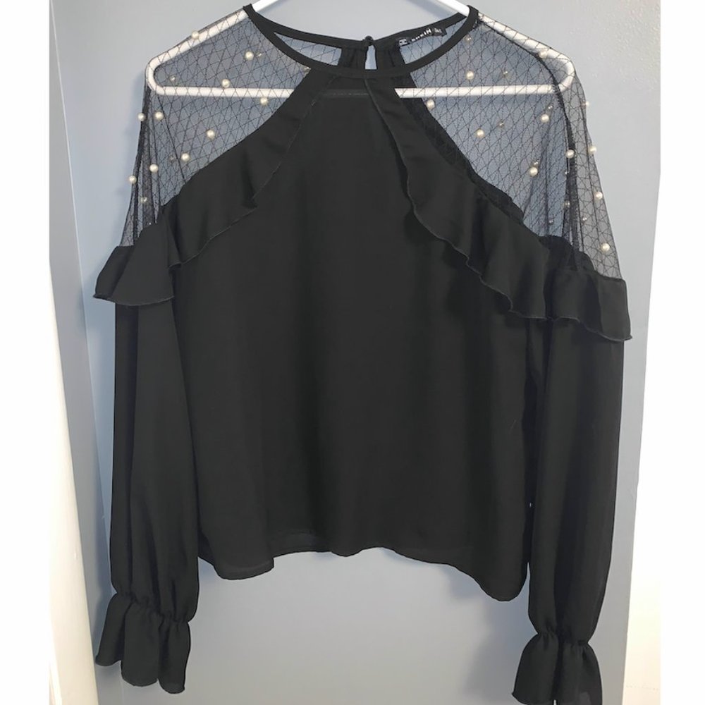 Elegant Sweater with Shoulder Pearls